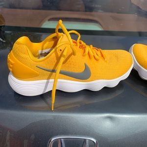 Men’s Nike Hyper Dunks basketball shoes